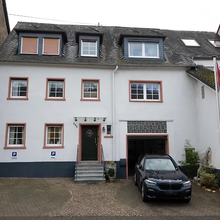 Sonnenuhr Apartment Brauneberg